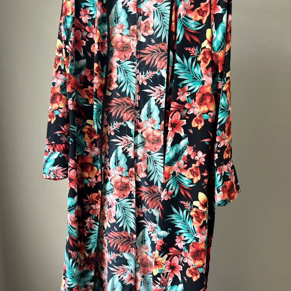 Passport Floral Kimono with Tropical Print
